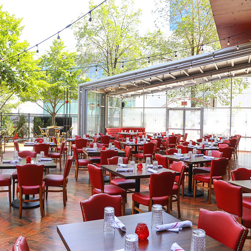 Chicago Italian Restaurant with outdoor patio
